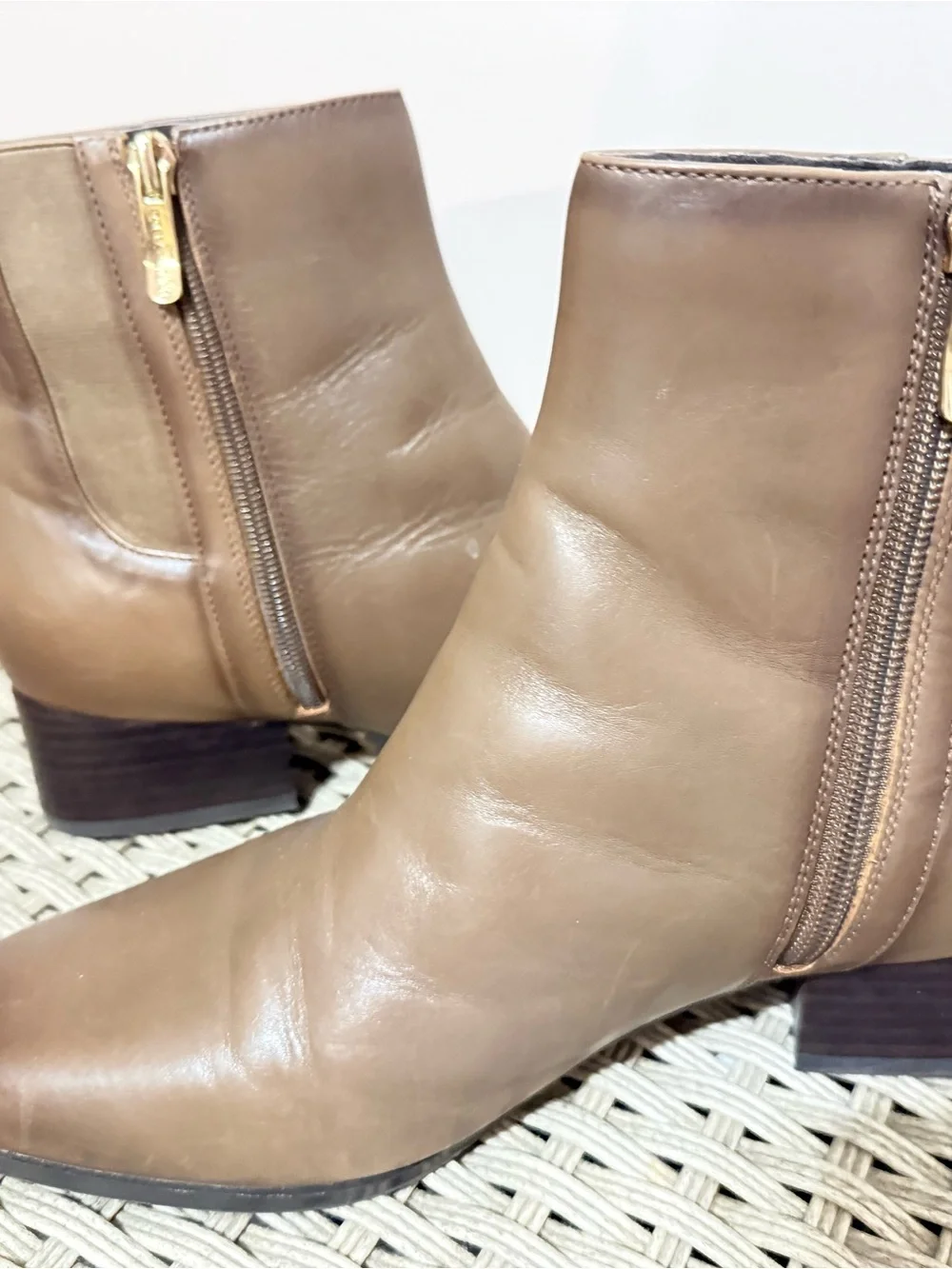Easy Spirit Leather Ankle Boots – Women’s Size 8.5 M